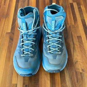Hoka one one size 7 hiking boots